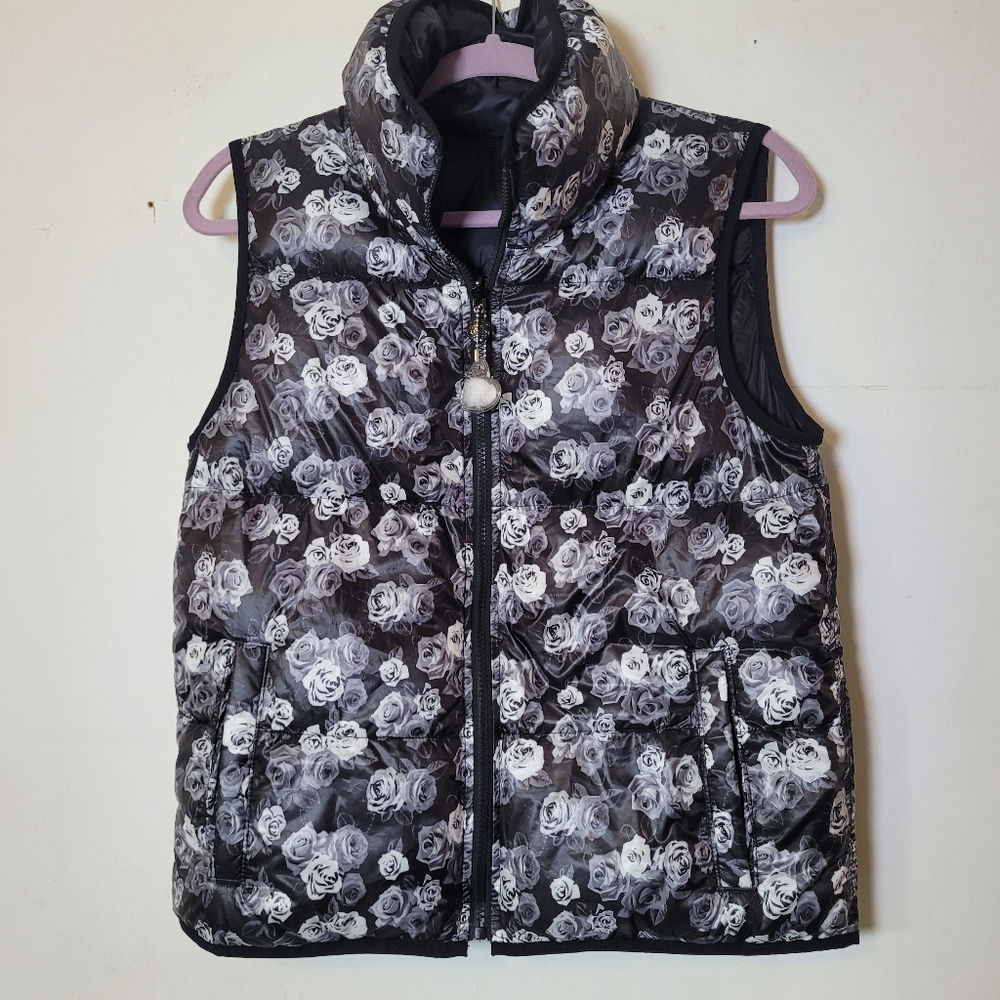 Betsey Johnson Black And White Floral Reversible Puffer Vest Size Medium